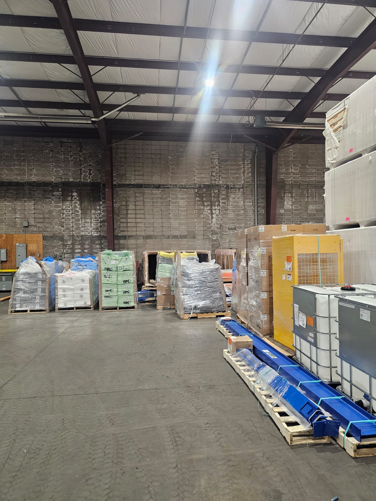 Leo Green Logistics Warehouse